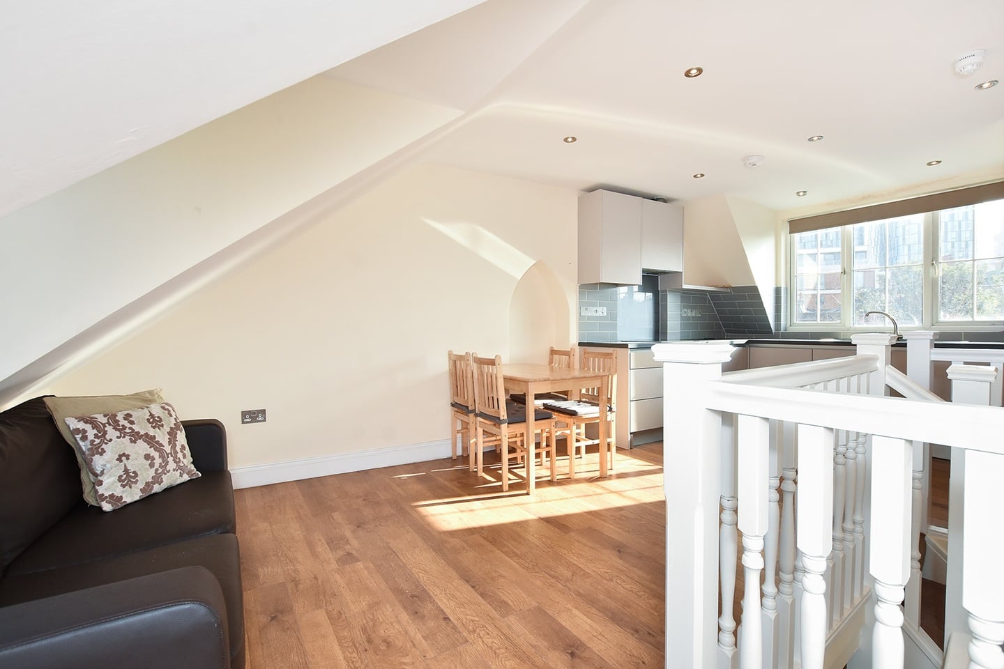 2 Bed Flat, Caledonian Road, N1 photo 5