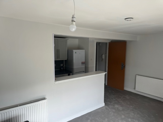 2 Bed Flat, Maryhill Road, G20 photo 3