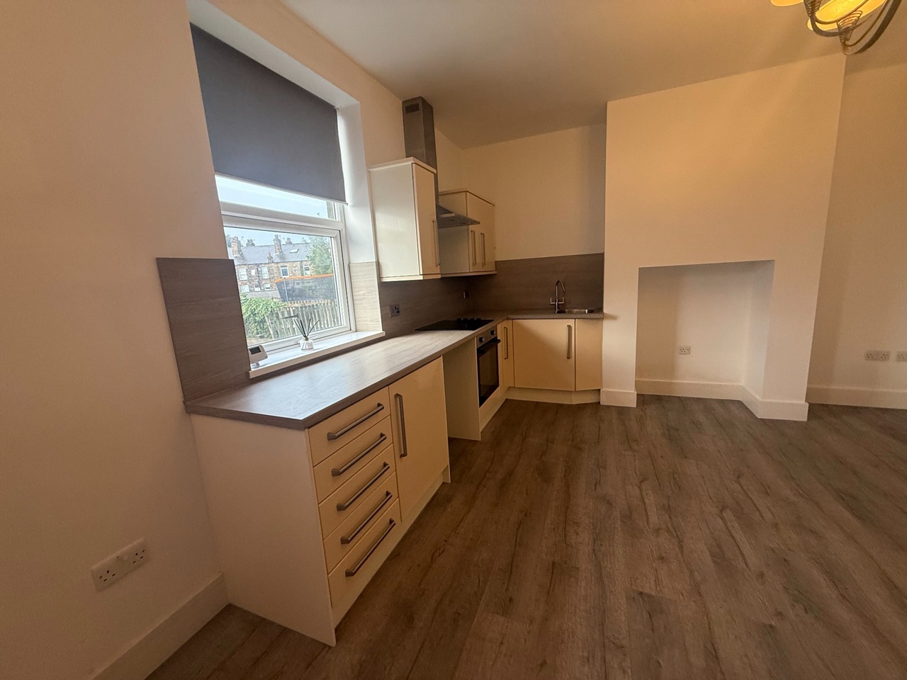 2 Bed Terraced House, Horsfall St, LS27 photo 2