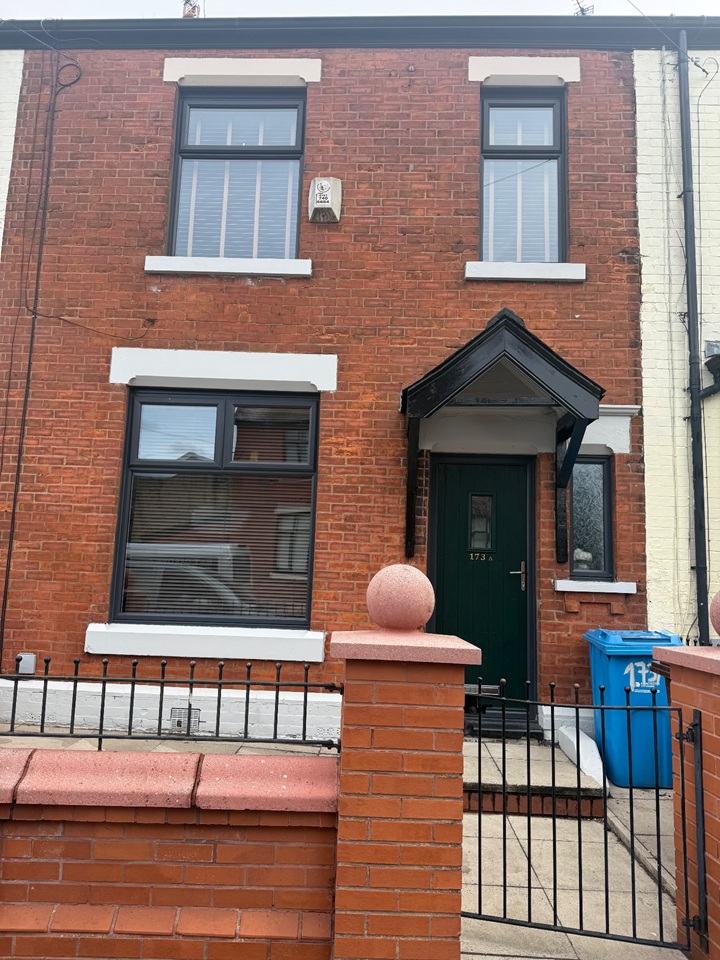 Room in a Shared House, Culcheth Lane, M40