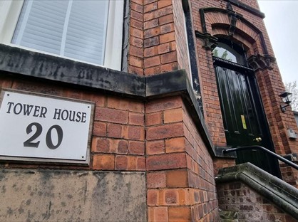 1 Bed Flat, Bond St, WF1