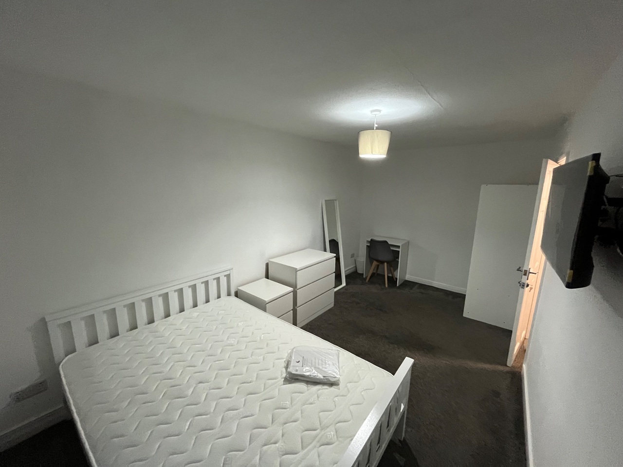2 Bed Flat, Ladywood, B16 photo 2