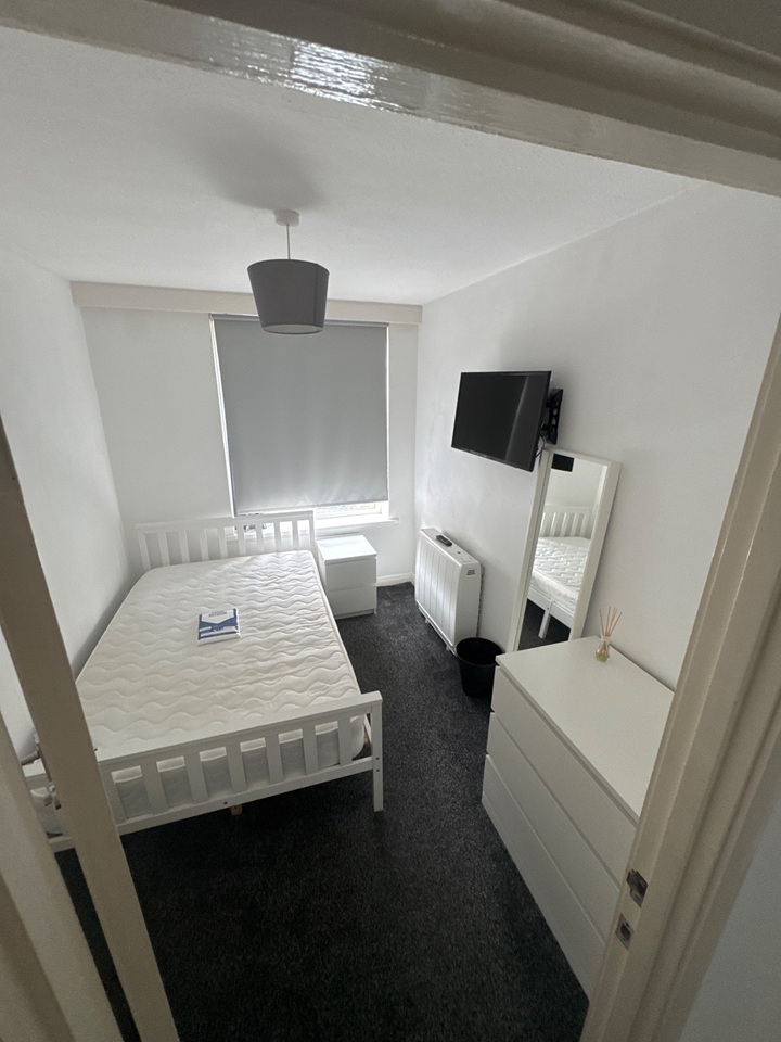 2 Bed Flat, Ladywood, B16 photo 5