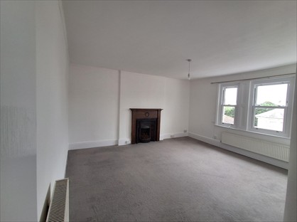 2 Bed Flat, Holmesdale Gardens, TN34