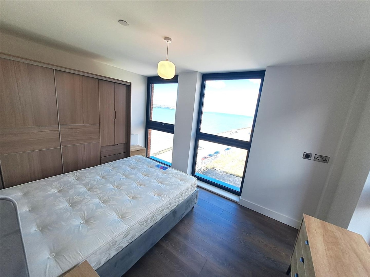 1 Bed Flat, Triskelion Way, L3 photo 2