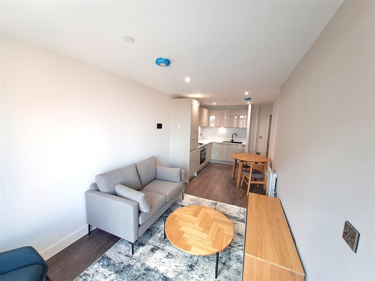 1 Bed Flat, Triskelion Way, L3