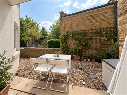 2 Bed Flat, Augustine Bell Tower, E3