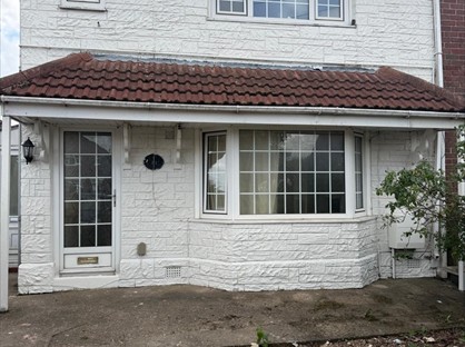 3 Bed Semi-Detached House, Leamington Drive, NG17
