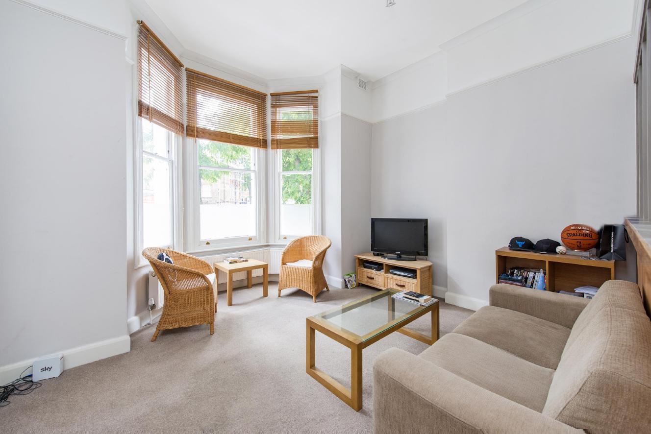 2 Bed Flat, Lakeside Road, W14 photo 2