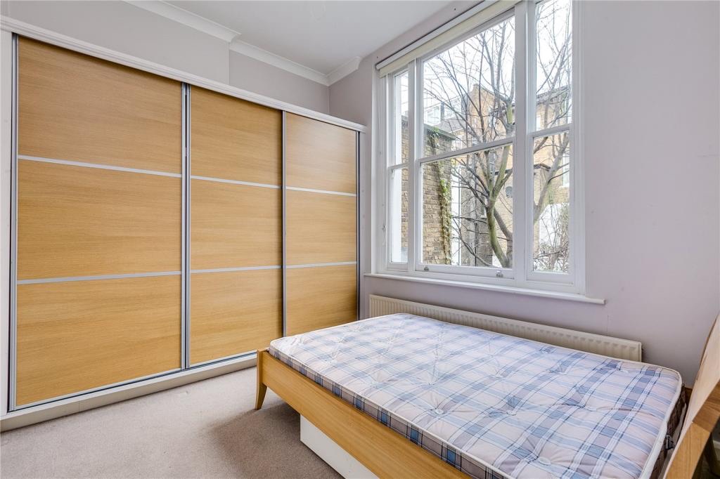 2 Bed Flat, Lakeside Road, W14 photo 5