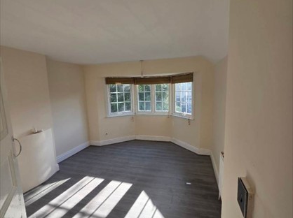 4 Bed Semi-Detached House, Humberstone Drive, LE5