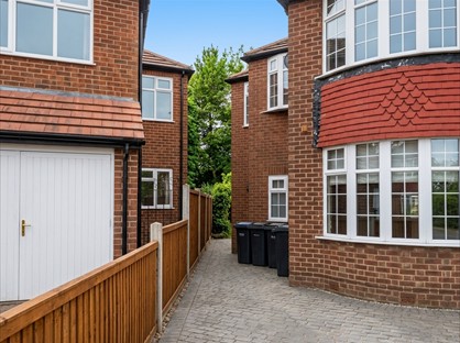 2 Bed Maisonette, Cranston Grove, SK8