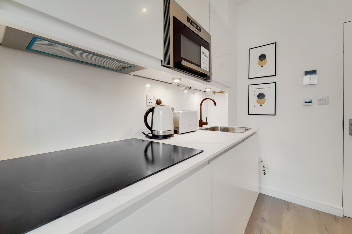 Studio Flat, Gloucester Place, NW1 photo 5
