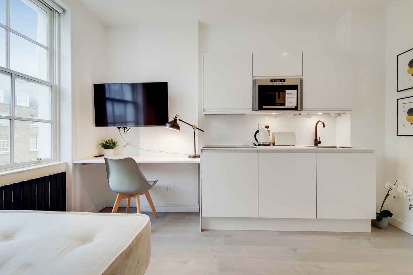 Studio Flat, Gloucester Place, NW1 photo 3