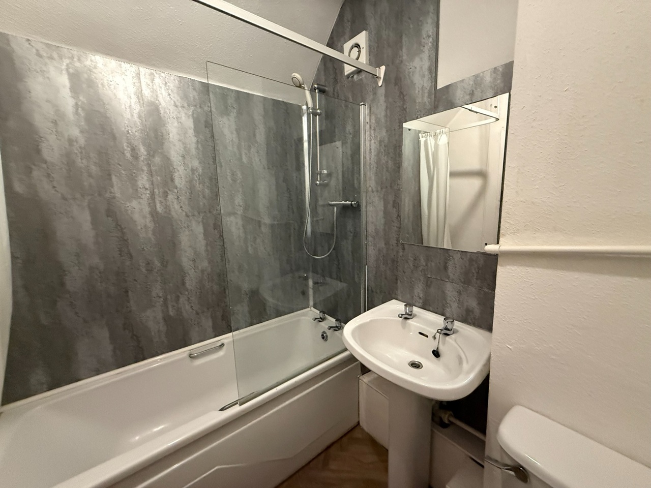 1 Bed Flat, Leicester, LE2 photo 3