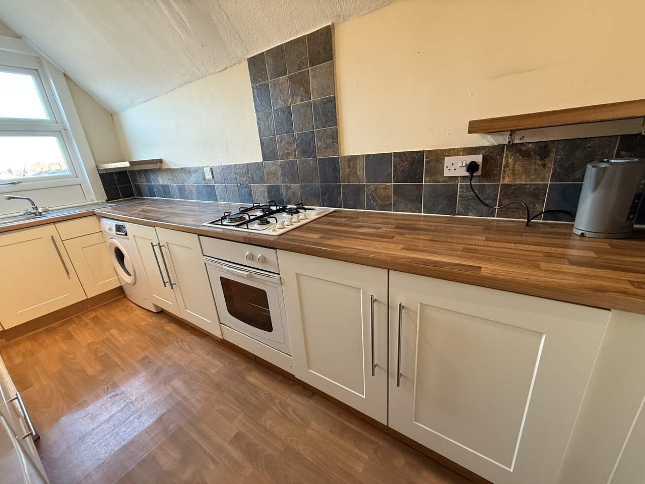 1 Bed Flat, Leicester, LE2 photo 4