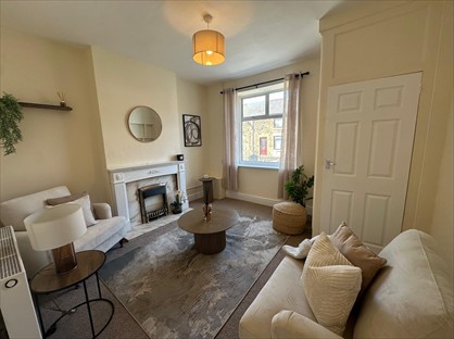 2 Bed End Terrace, Stoneleigh, LL11