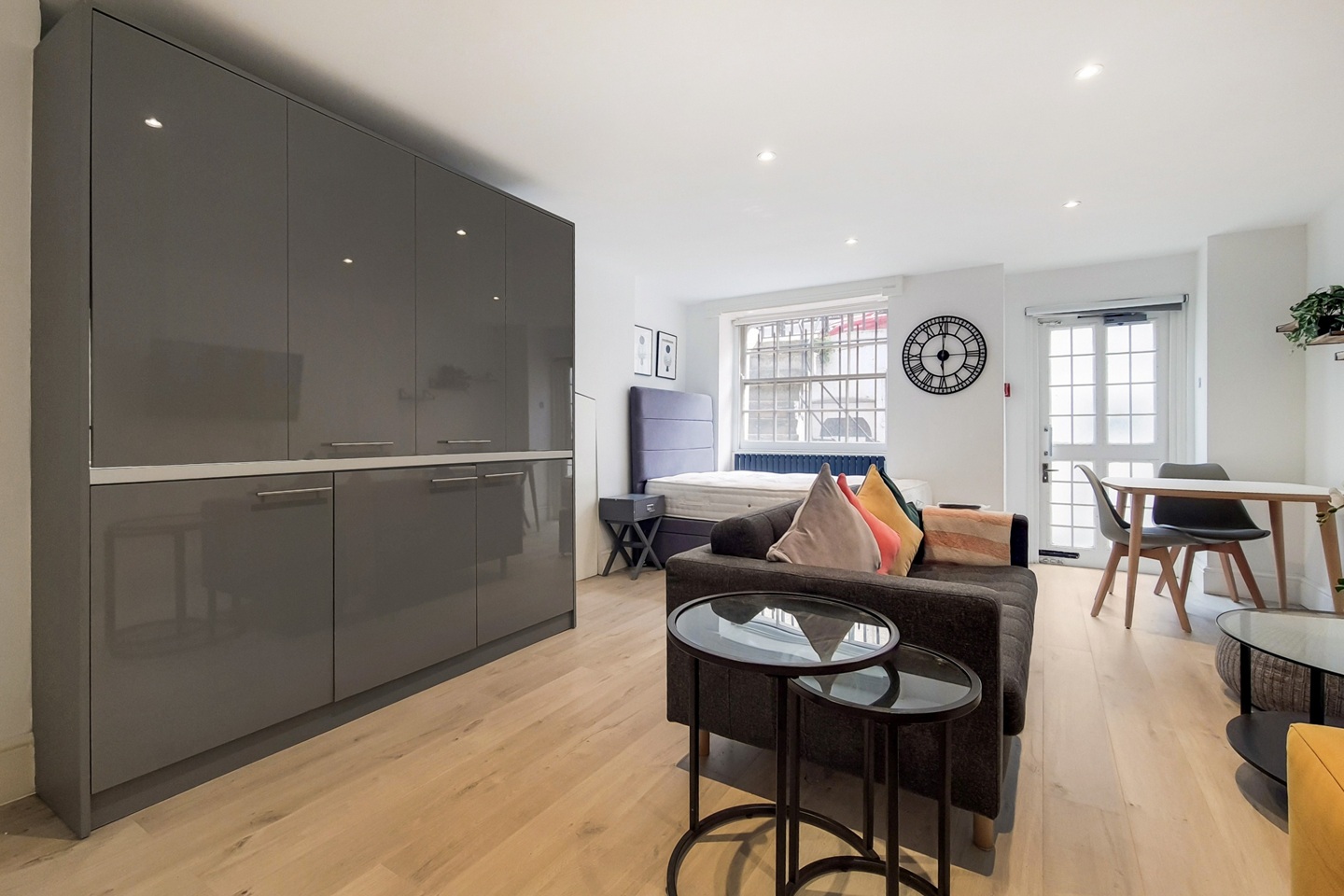 Studio Flat, Gloucester Place, NW1