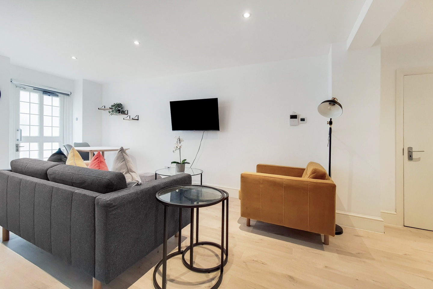 Studio Flat, Gloucester Place, NW1 photo 3