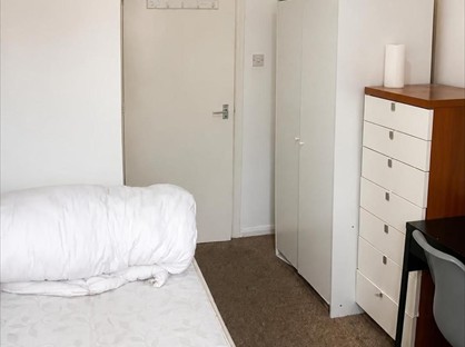 Room in a Shared Flat, Oldridge Road, SW12