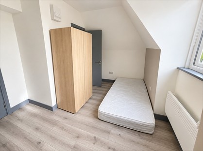 Studio Flat, Corkran Road, KT6