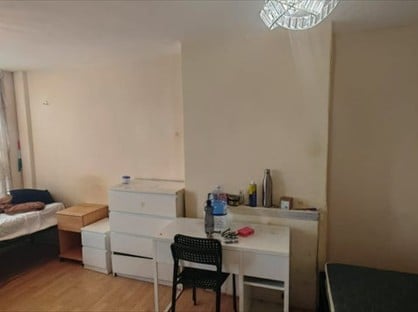 Room in a Shared Flat, Halyard House, E14