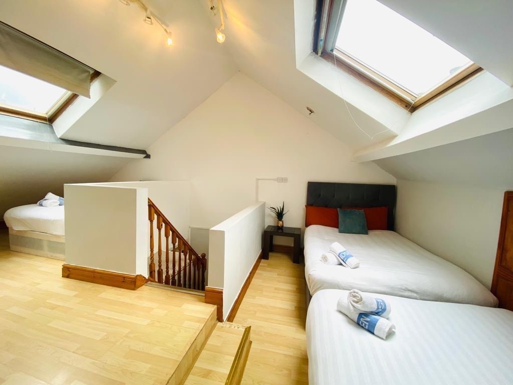 1 Bed Flat, Commercial Road, E1