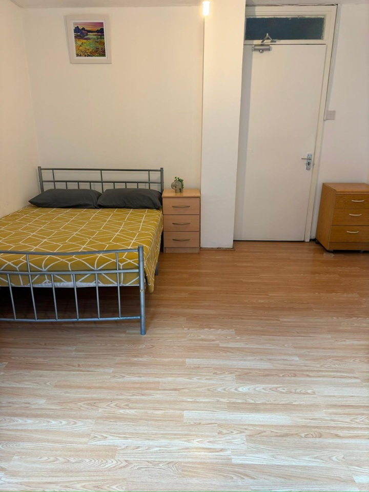 Room in a Shared House, St Matthew's Row, E2 photo 3