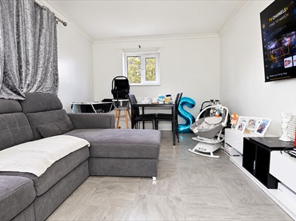 1 Bed Flat, Lonsdale Avenue, E6