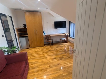 Room in a Shared House, Alice St, SR2