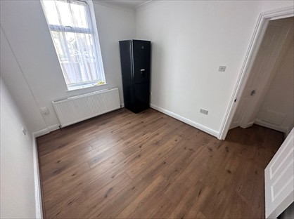 2 Bed Flat, Birkbeck Road, IG2