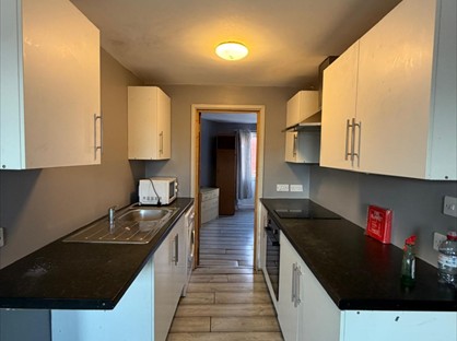 2 Bed Flat, Wicker Hill, BA14