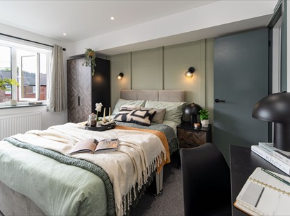 Room in a Shared House, Westwood Crescent, M30