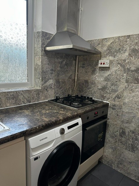 2 Bed Flat, Sligo House, E1 photo 4