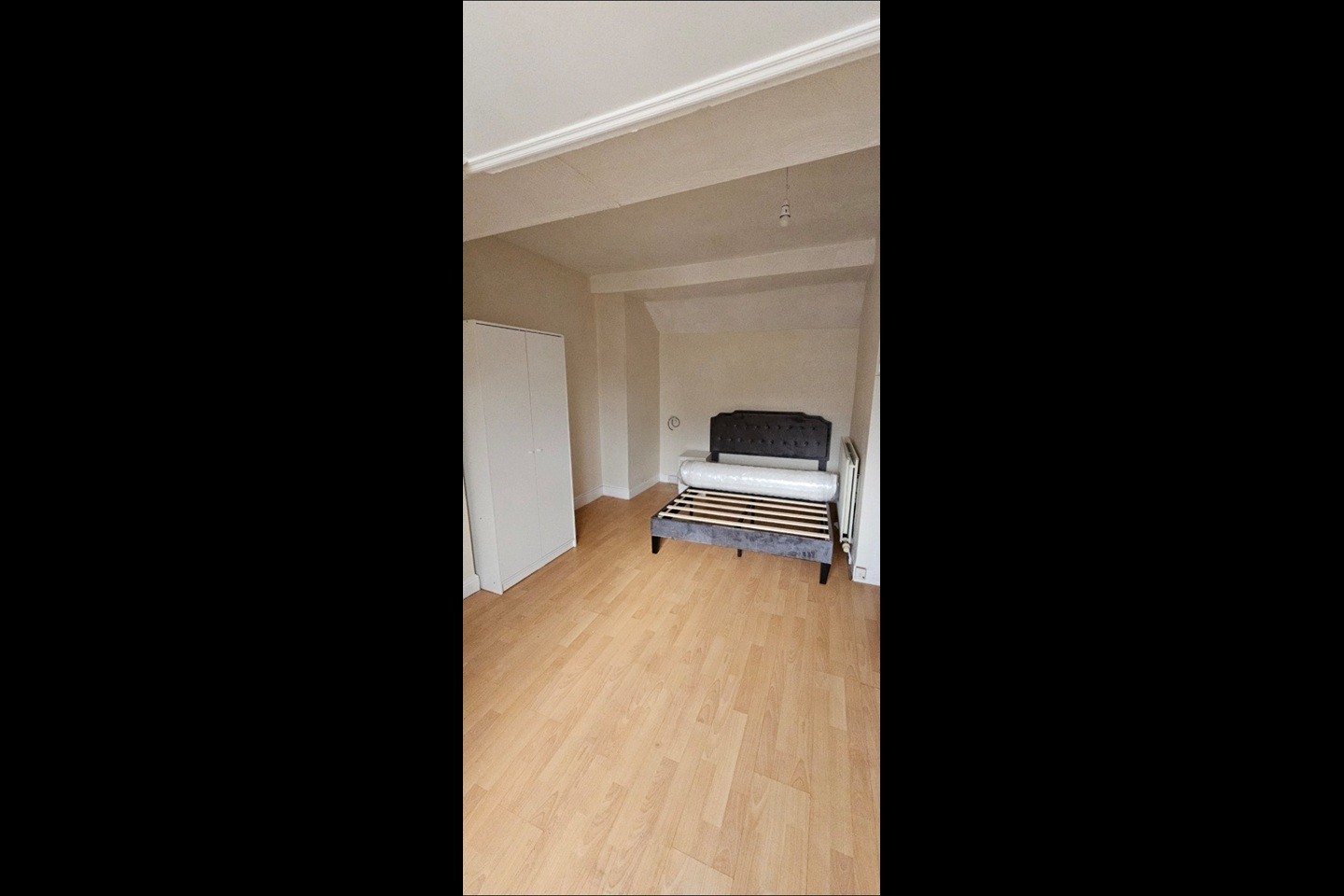 Room in a Shared House, Cedric St, M5
