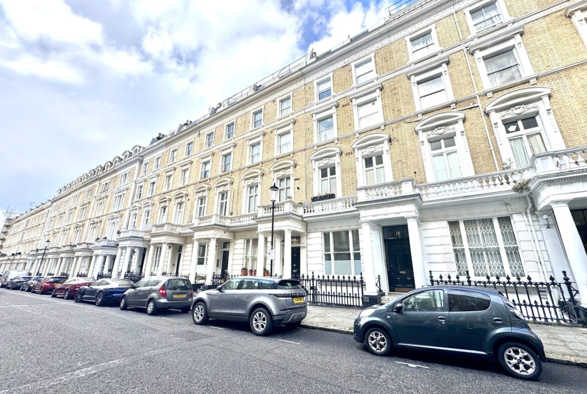 Studio Flat, London, W2