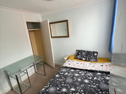 Room in a Shared House, Barberry Close, RM3
