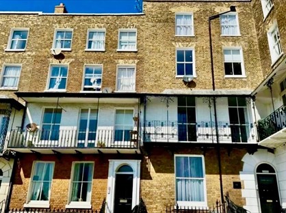 2 Bed Flat, Albion Place, CT11