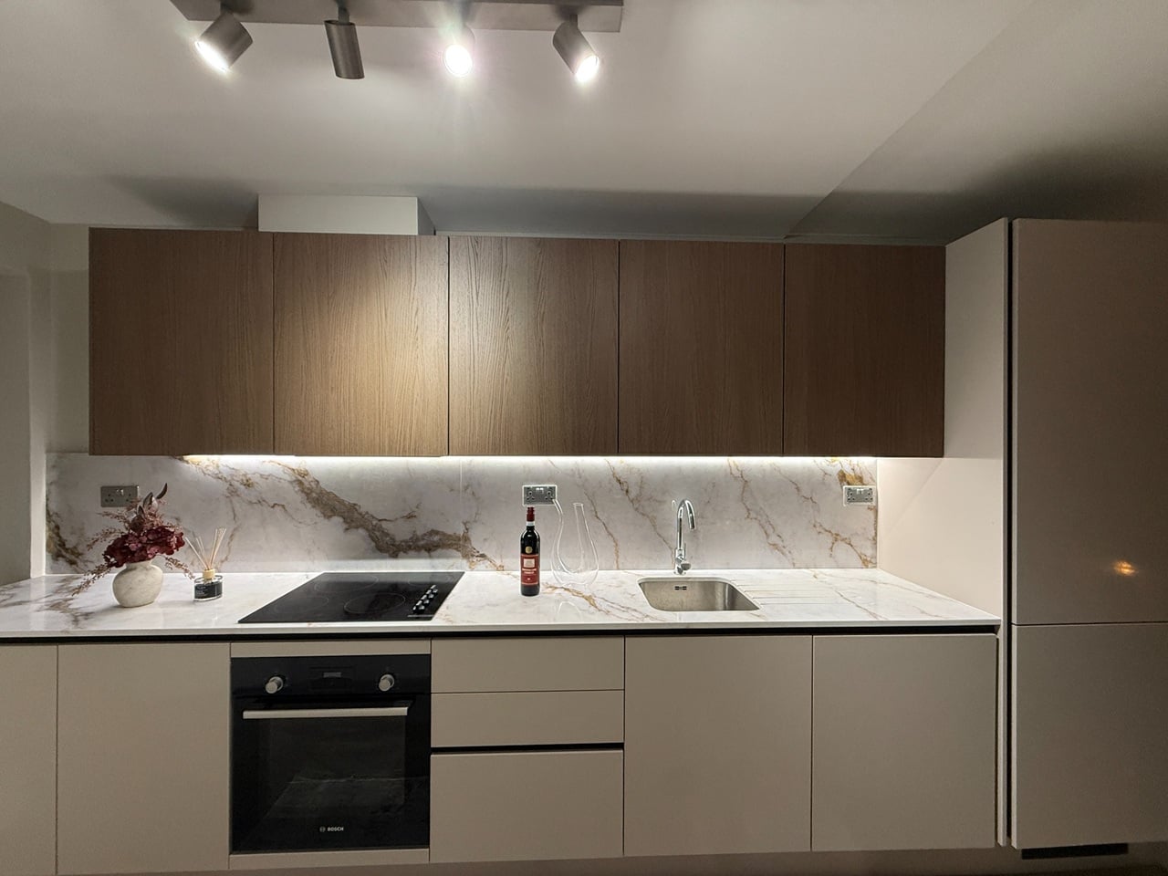 4 Bed Flat, Silverthorne Road, SW8 photo 2
