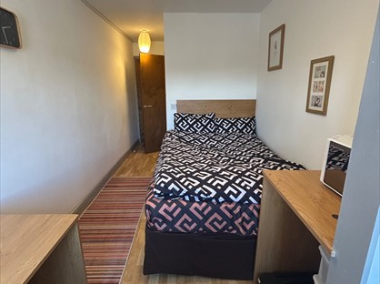 Room in a Shared House, Wright St, L5