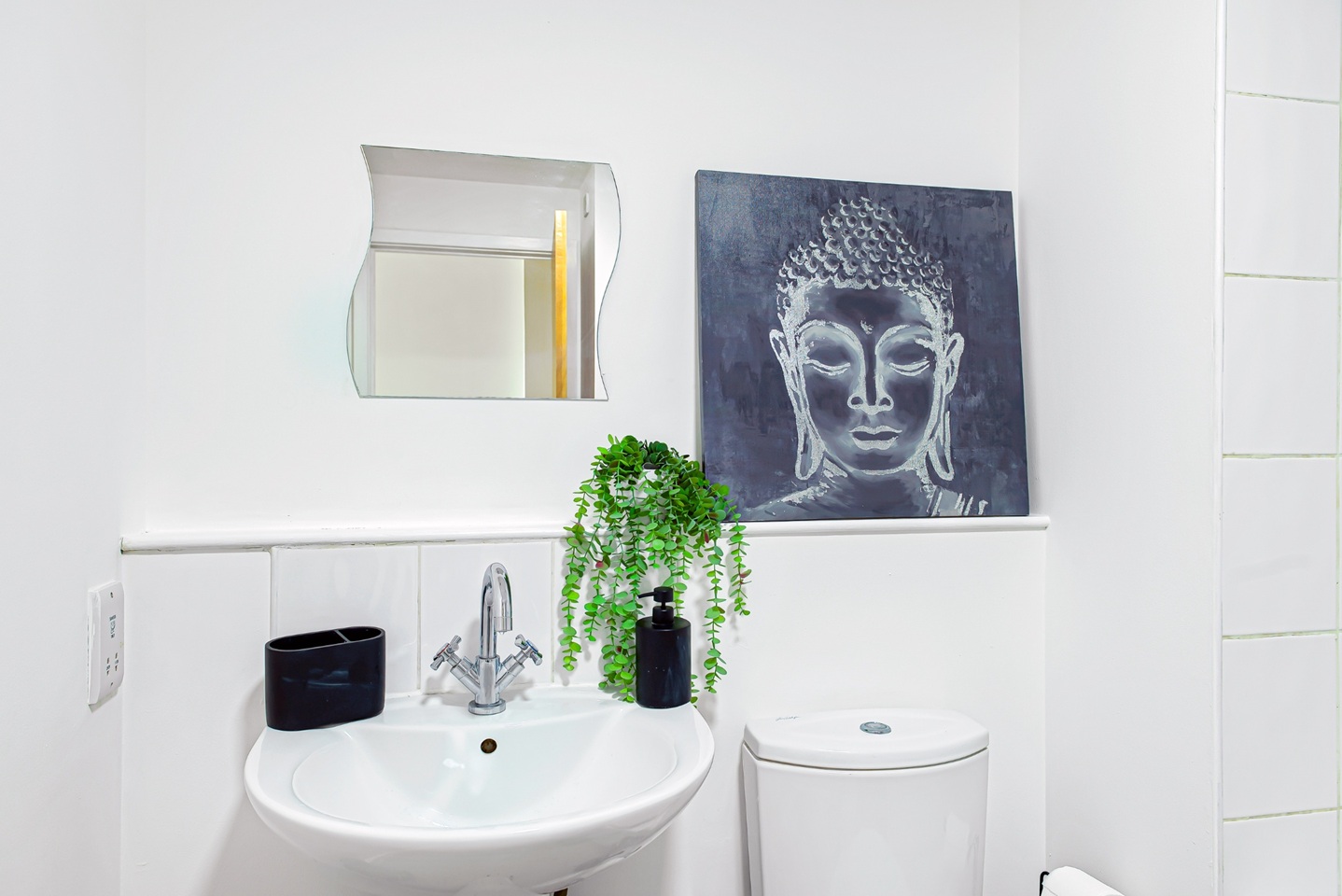 1 Bed Flat, Marco Island, NG1 photo 4
