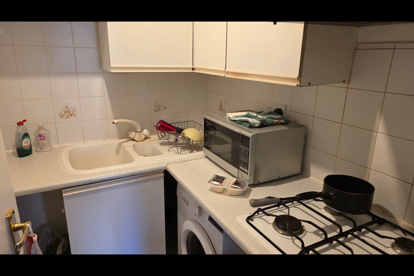 Studio Flat, Perham Road, W14 photo 4