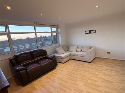 3 Bed Flat, Killigrew House, TW16