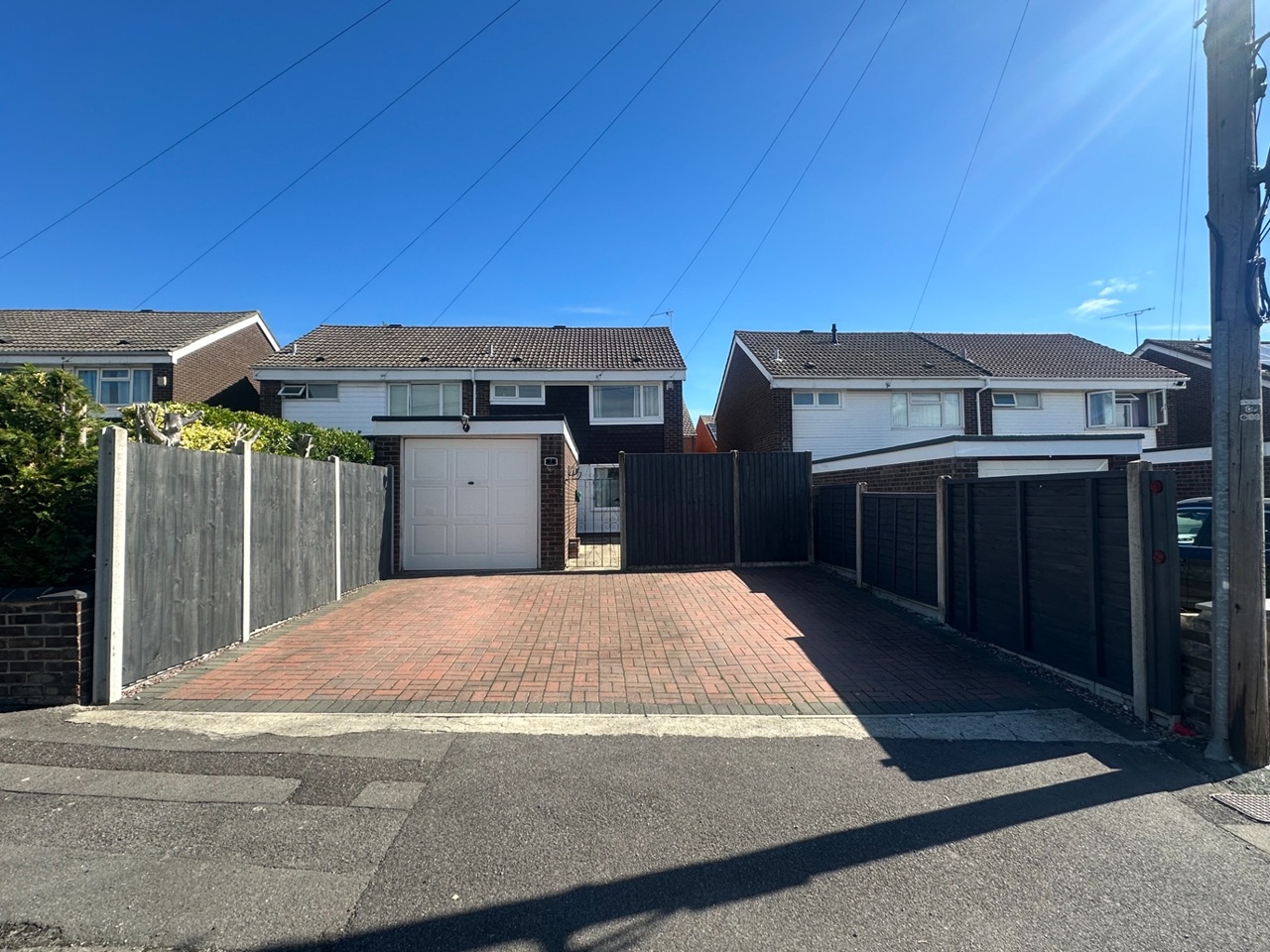 3 Bed Semi-Detached House, Williamson Way, OX4