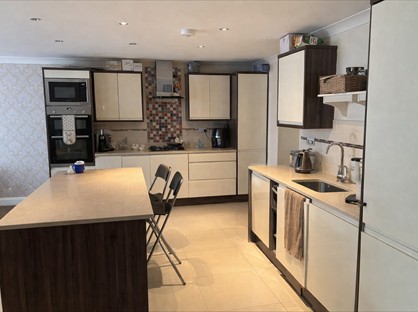 3 Bed Flat, London View House, UB10