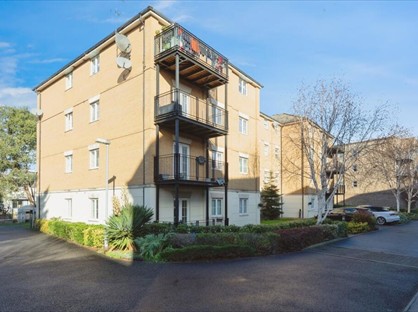 2 bed flat/apartment for rent in 2 Bed Flat, Sixpenny Court, IG11