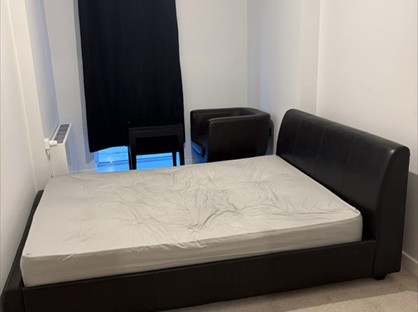 Room in a Shared Flat, Weirwood Court, KT5