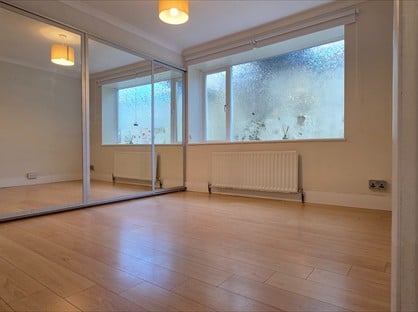 2 Bed Flat, Farningham Road, CR3