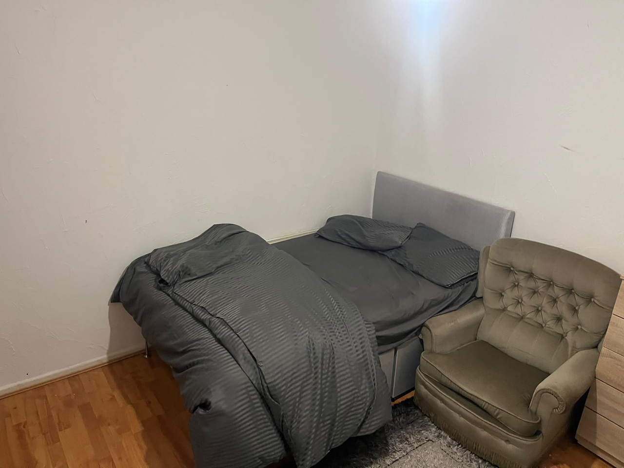 Room in a Shared House, Glenpark Road, B8