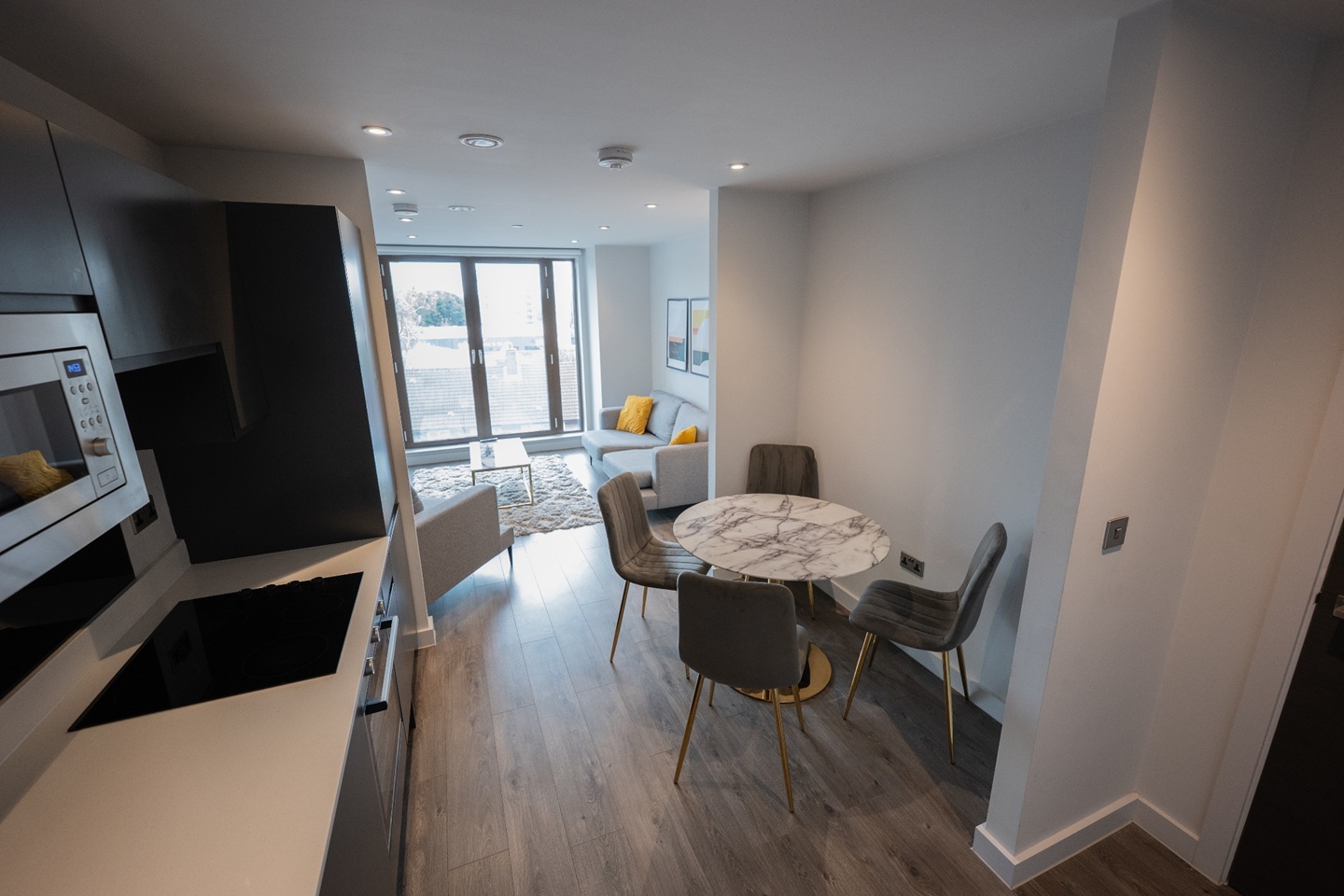 2 Bed Flat, Greenland St, L1 photo 3